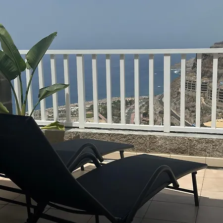 View Amadores